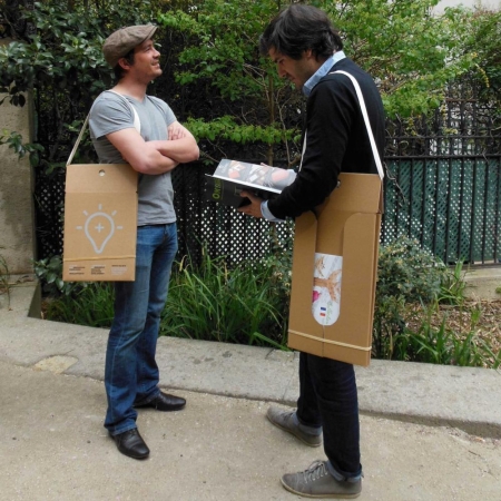 2 tailles de tabourets en carton en bandoulire 