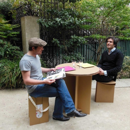 tabouret sac  sige + avec chaise Lotus et Table toile 