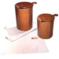 Foldable buffalo leather stools - Tabourets en cuir